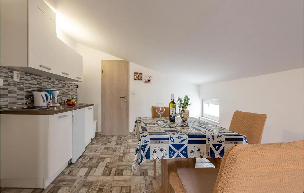 Beautiful Apartment In Vrsi With Kitchen