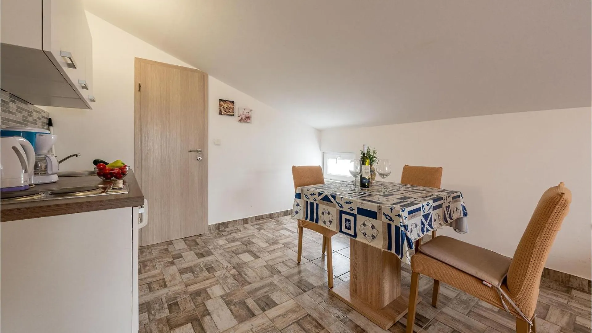 Beautiful Apartment In Vrsi With Kitchen