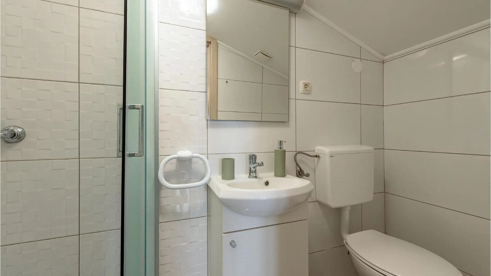 Beautiful Apartment In Vrsi With Kitchen 0*,  Kroatien